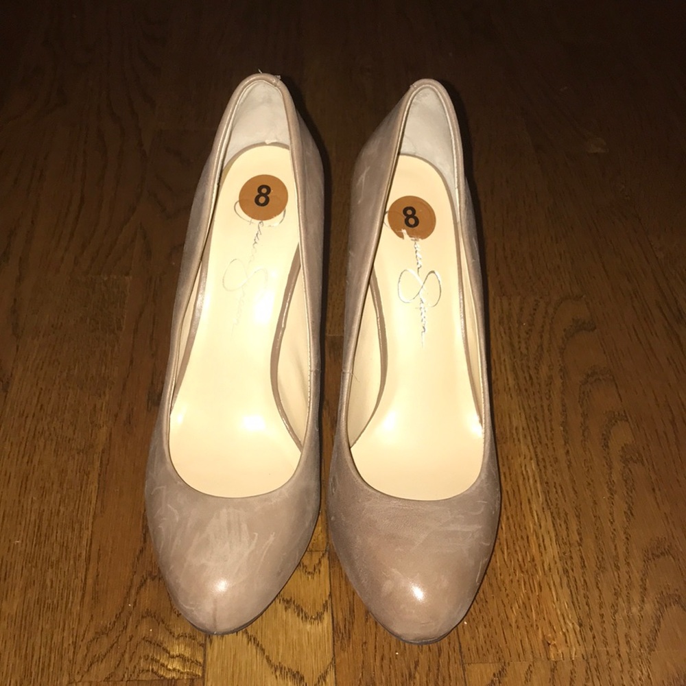Jessica Simpson pumps